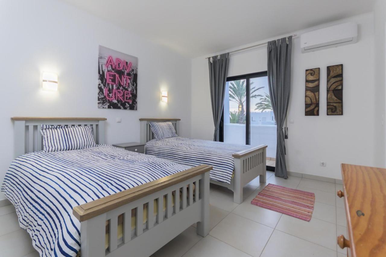 Superb Beach Townhouse At Vila Gaivota Resort Ferragudo Buitenkant foto